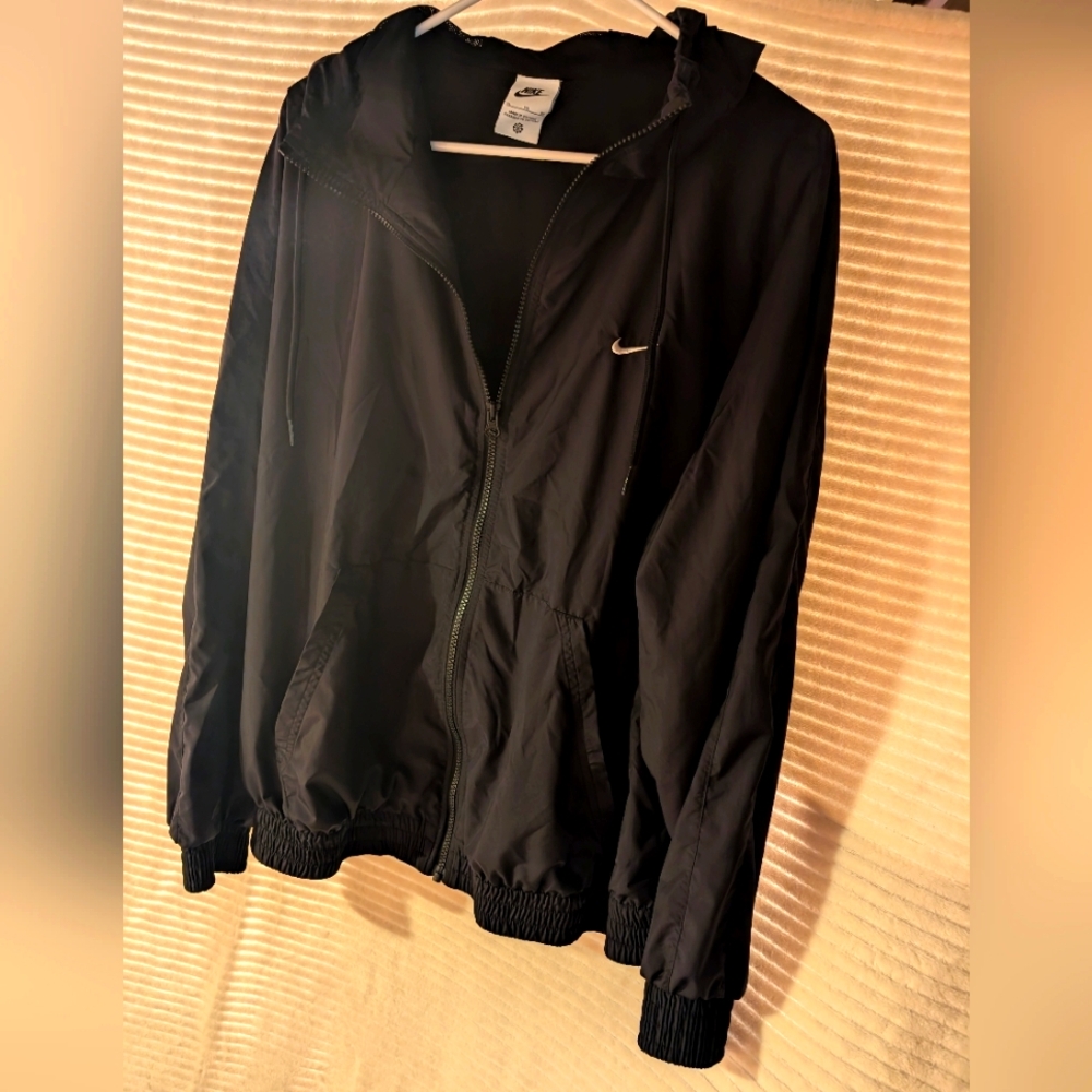 NWOT Nike Sportswear Classic Woven Women's Loose UV Hooded Jacket in Black, XL